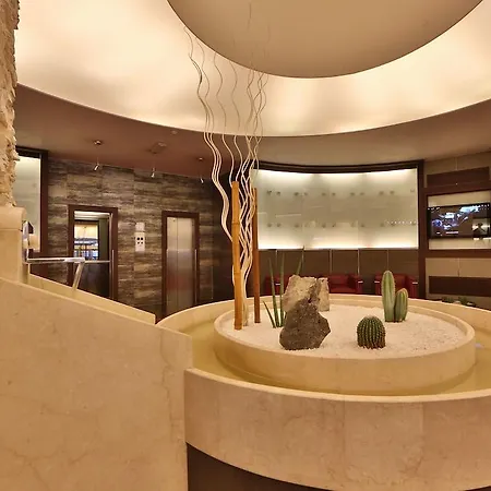 Western Palace Hotel