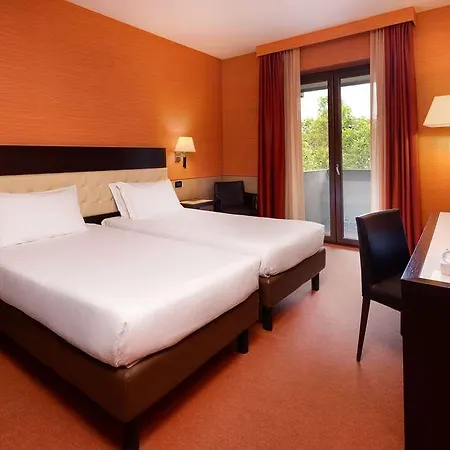 Western Palace Hotel 4*