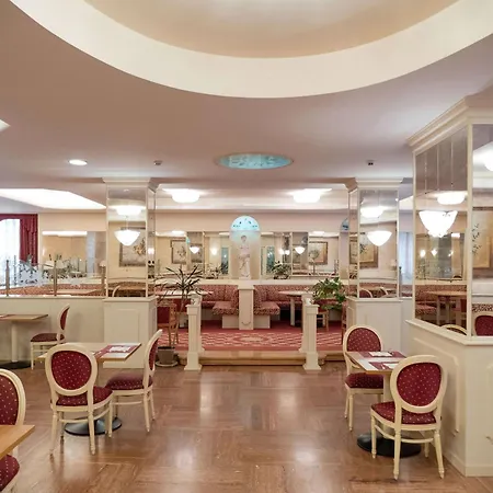 Western Palace Hotel