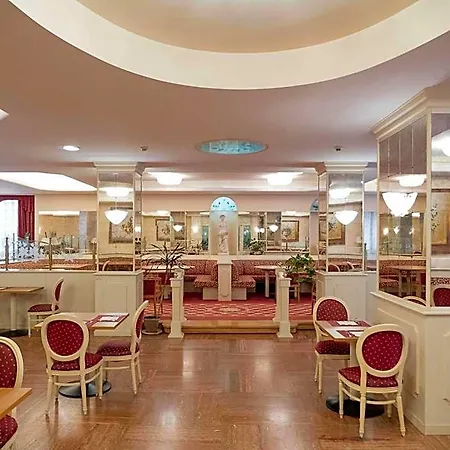 Western Palace Отель Гориция